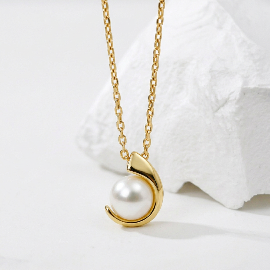 La Lune Perle Pendant